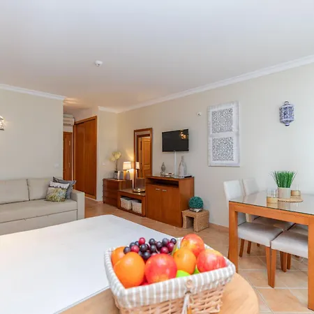 Quinta Velha Oasis, Pool アパート カバナス・デ・タビラ